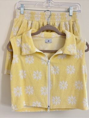 YLLW The Label Salty Terry Two-Piece Set 🌼 Oops-A-Daisy Print 🌼 Size Large